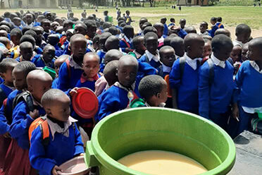 Dylog-Buffetti-Natale-mense-scolastiche-Tanzania-L-Africa-Chiama_1