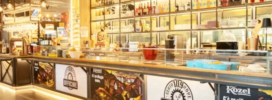 Uno-stile-deciso-e-moderno-degli-ambienti-rappresenta-i-gusti-estetici-dei-proprietari-del-locale-109Officine Uno-stile-deciso-e-moderno-degli-ambienti-rappresenta-i-gusti-estetici-dei-proprietari-del-locale-109Officine